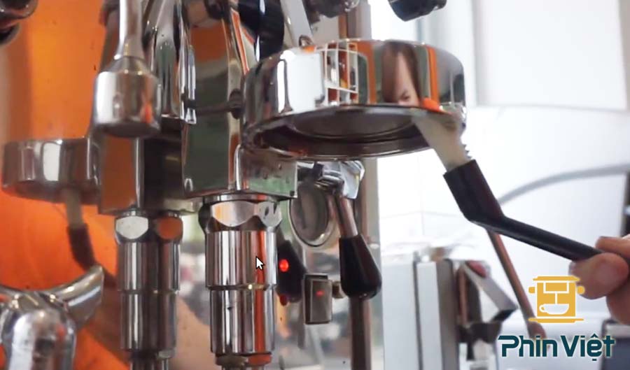 Các lỗi thường gặp khi không thường xuyên vệ sinh máy pha cafe Ve Sinh May Pha Ca Phe1