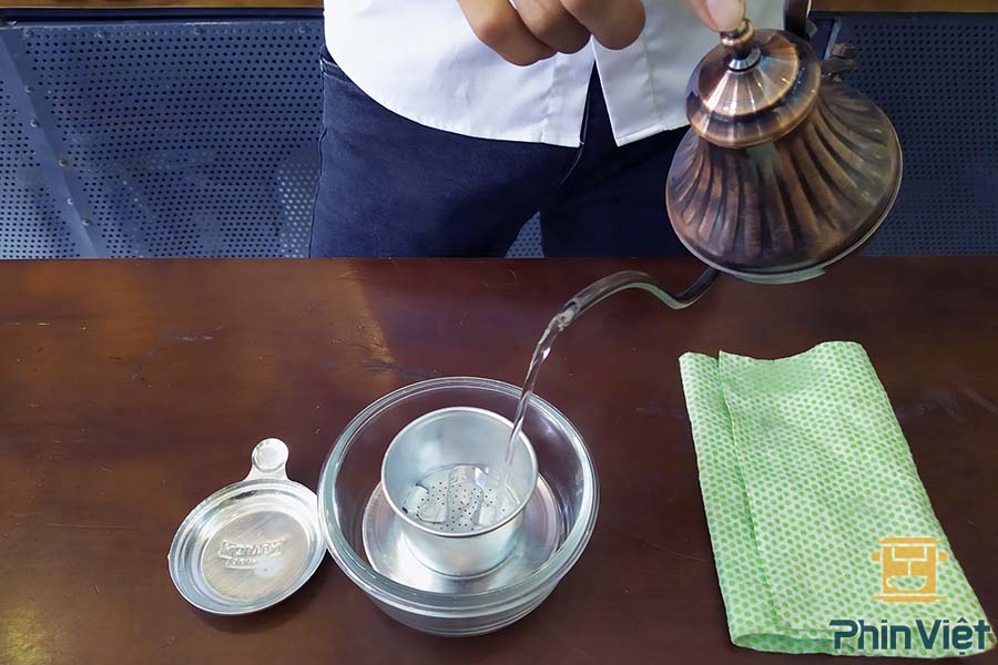 CÀ PHÊ PHA PHIN CƠ BẢN (DÀNH CHO NGƯỜI MỚI BẮT ĐẦU) Cach Pha Ca Phe Phin1