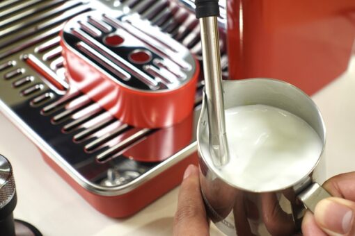 Máy pha cà phê De’Longhi La Specialista Arte EC9155.RD – Sắc đỏ nổi bật, nghệ thuật barista tại nhà